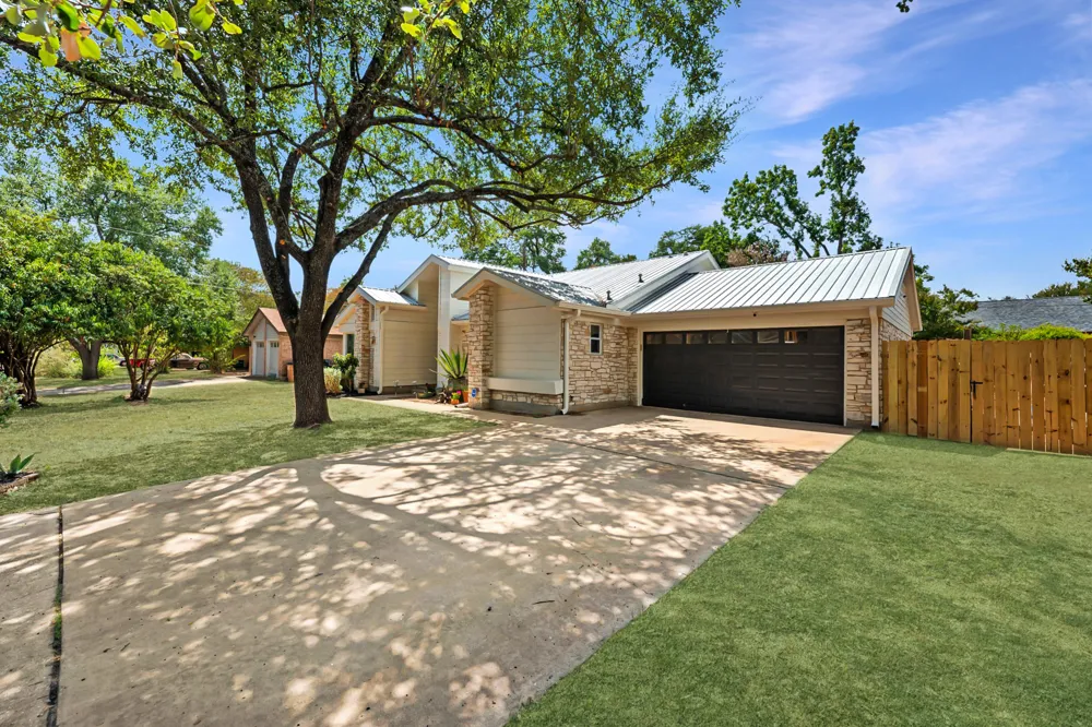 4001 Burr Oak Lane Austin, TX 78727