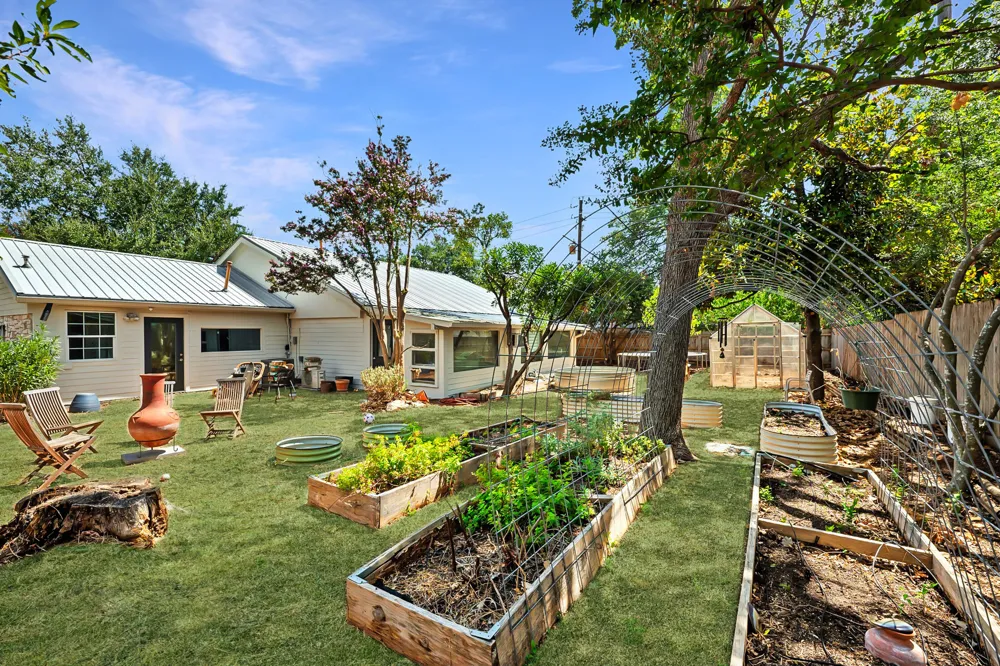 4001 Burr Oak Lane Austin, TX 78727