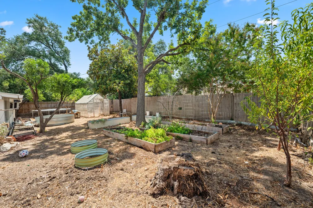 4001 Burr Oak Lane Austin, TX 78727
