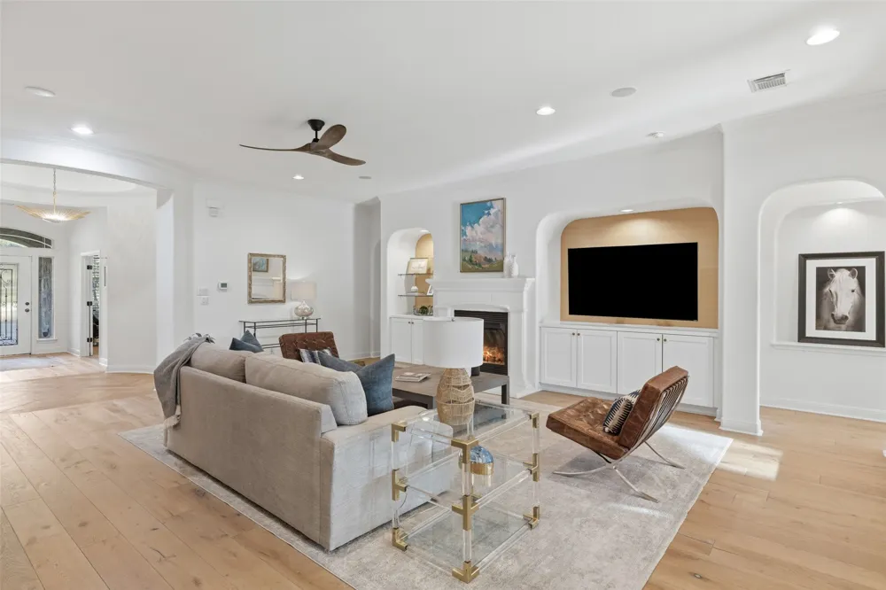581 Aspen Drive Austin, TX 78737