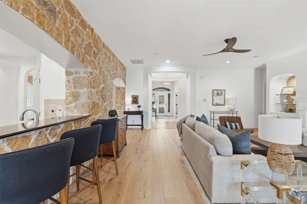 581 Aspen Drive Austin, TX 78737