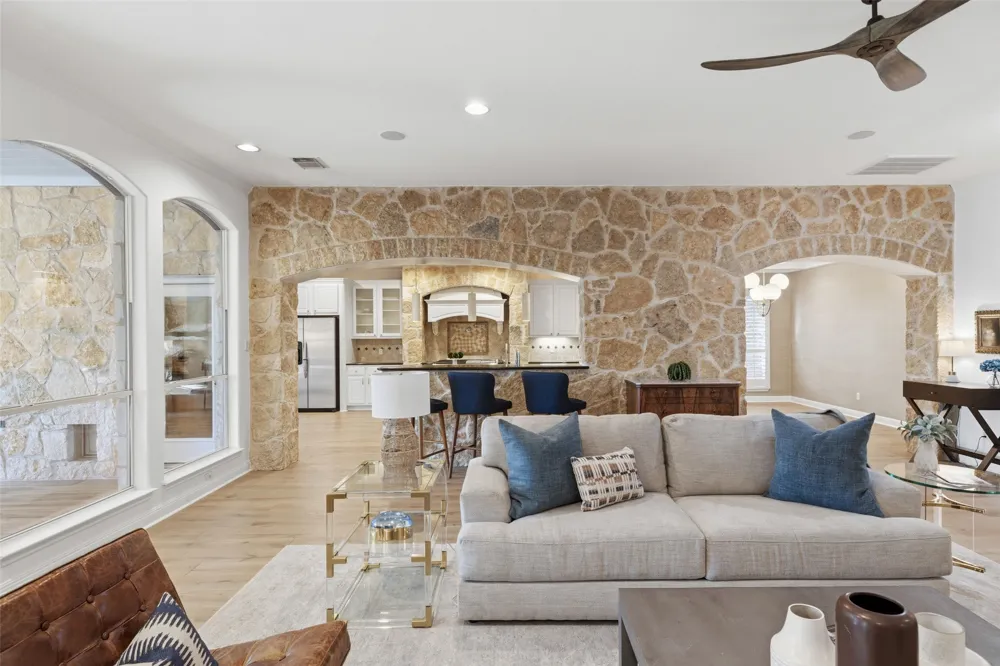 581 Aspen Drive Austin, TX 78737