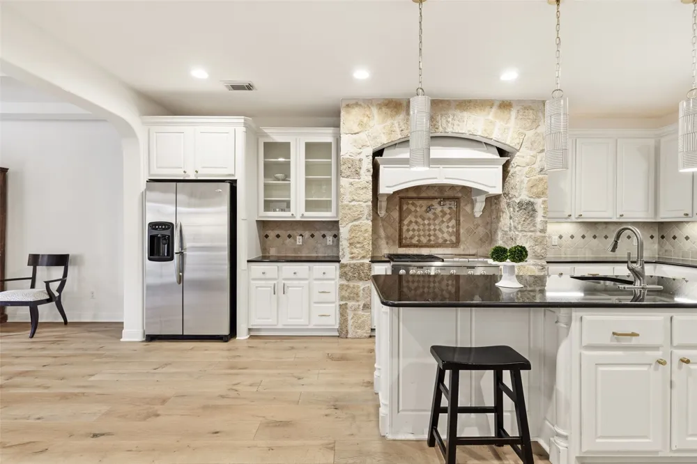 581 Aspen Drive Austin, TX 78737