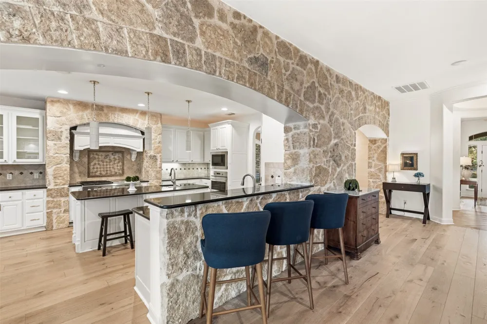 581 Aspen Drive Austin, TX 78737