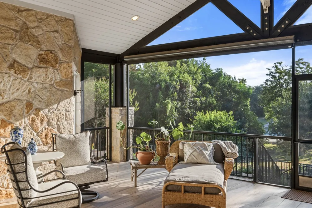 581 Aspen Drive Austin, TX 78737