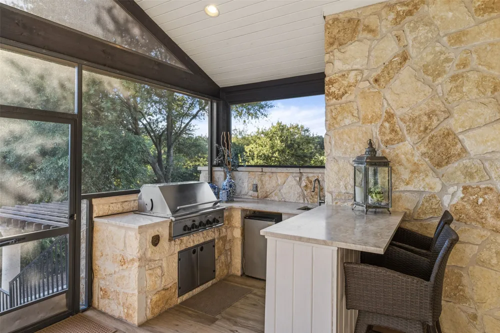 581 Aspen Drive Austin, TX 78737