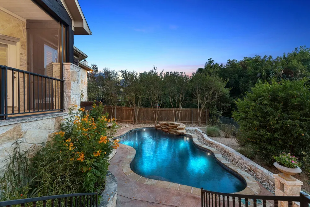 581 Aspen Drive Austin, TX 78737