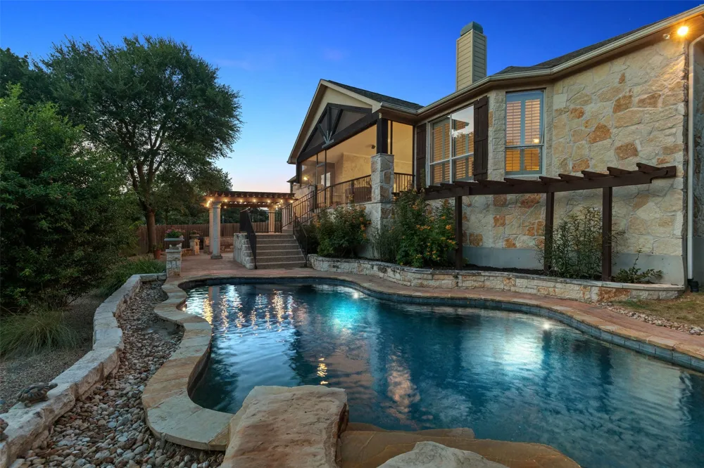 581 Aspen Drive Austin, TX 78737