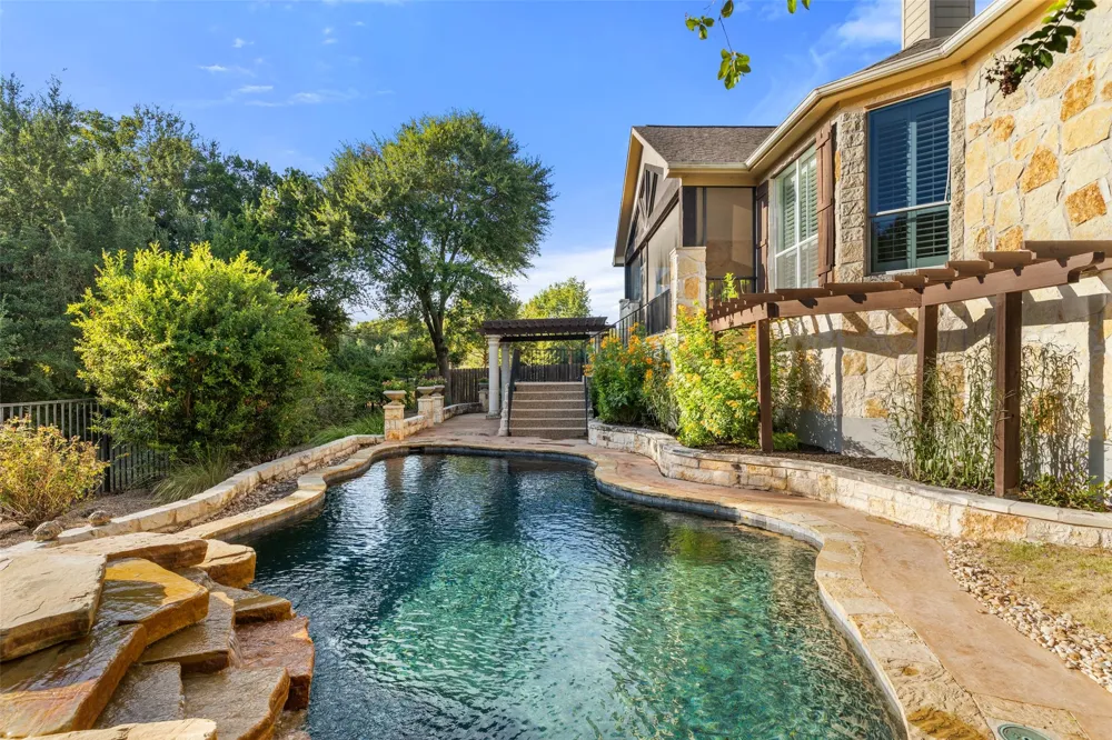581 Aspen Drive Austin, TX 78737