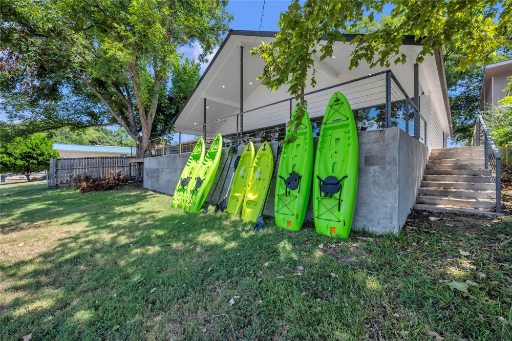 4652 River Oaks Drive Kingsland, TX 78639