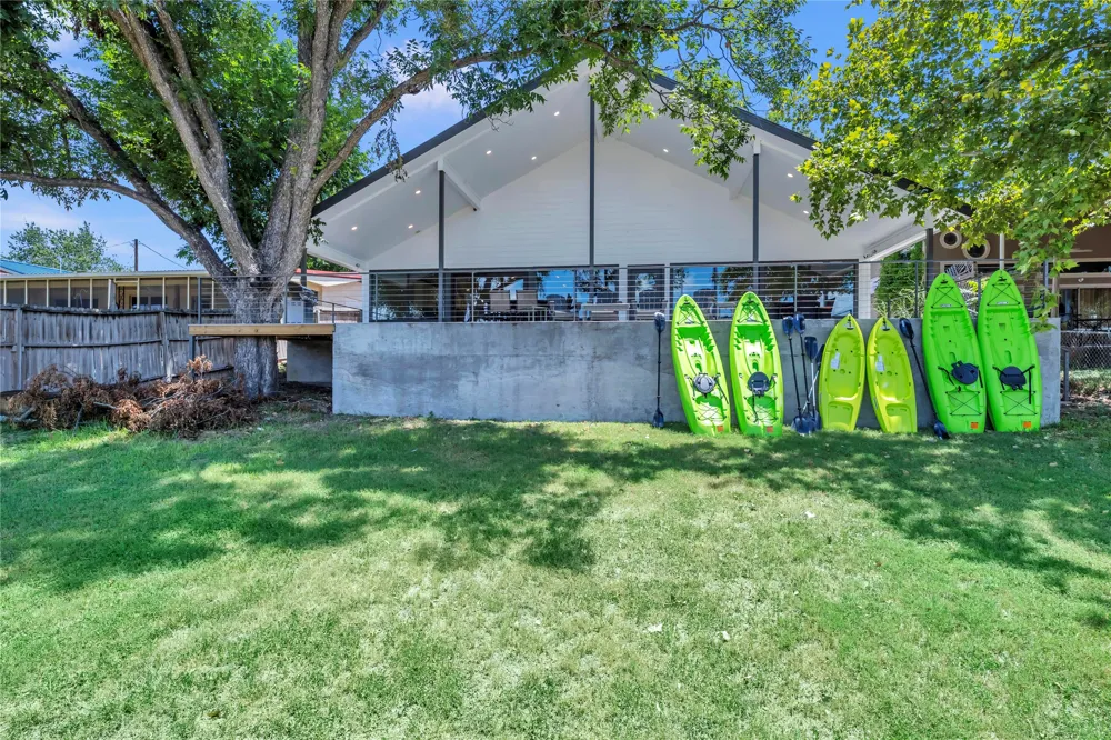 4652 River Oaks Drive Kingsland, TX 78639