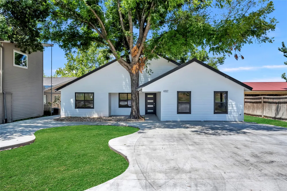 4652 River Oaks Drive Kingsland, TX 78639