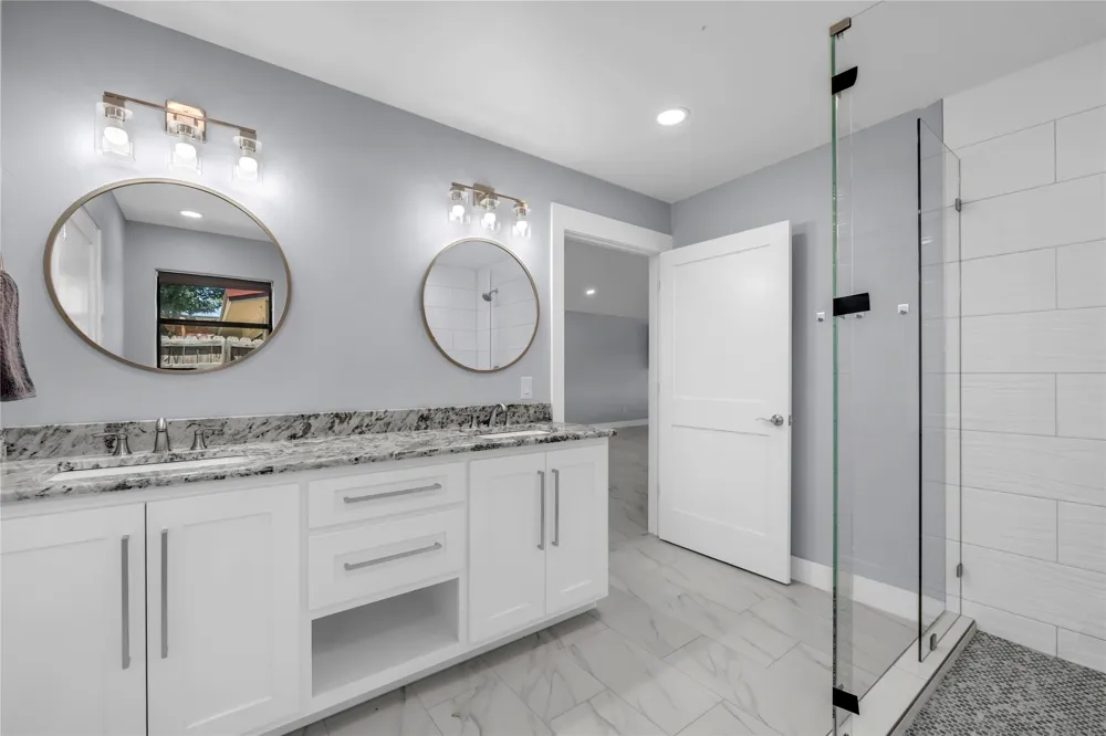 4652 River Oaks Drive Kingsland, TX 78639