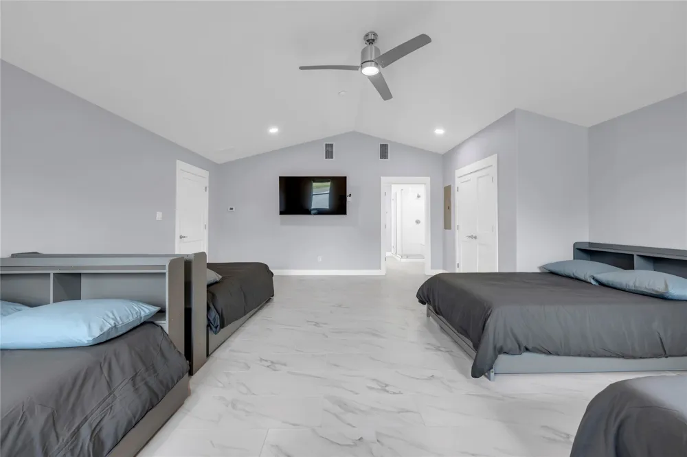 4652 River Oaks Drive Kingsland, TX 78639