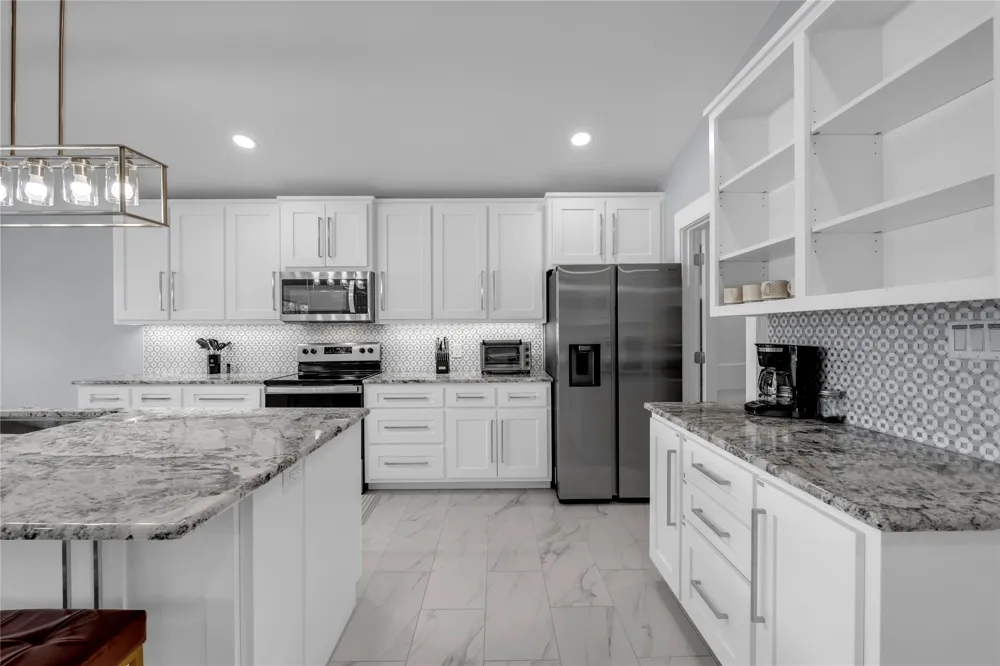 4652 River Oaks Drive Kingsland, TX 78639