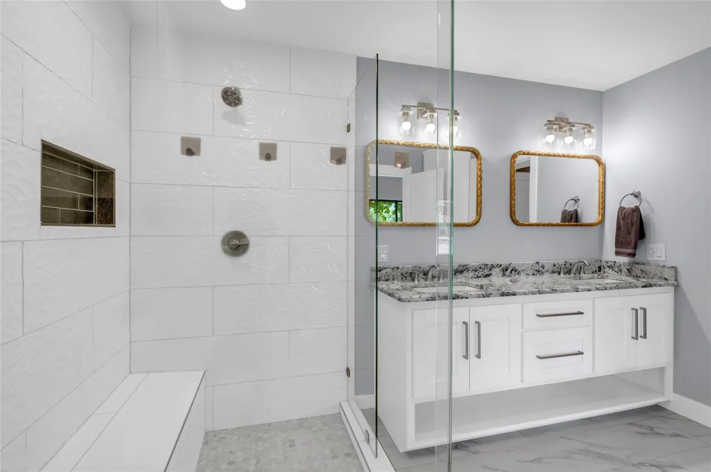 4652 River Oaks Drive Kingsland, TX 78639