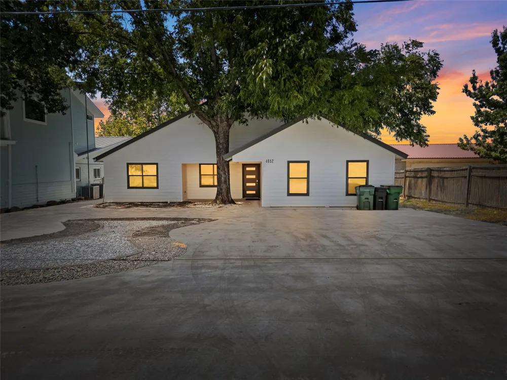 4652 River Oaks Drive Kingsland, TX 78639
