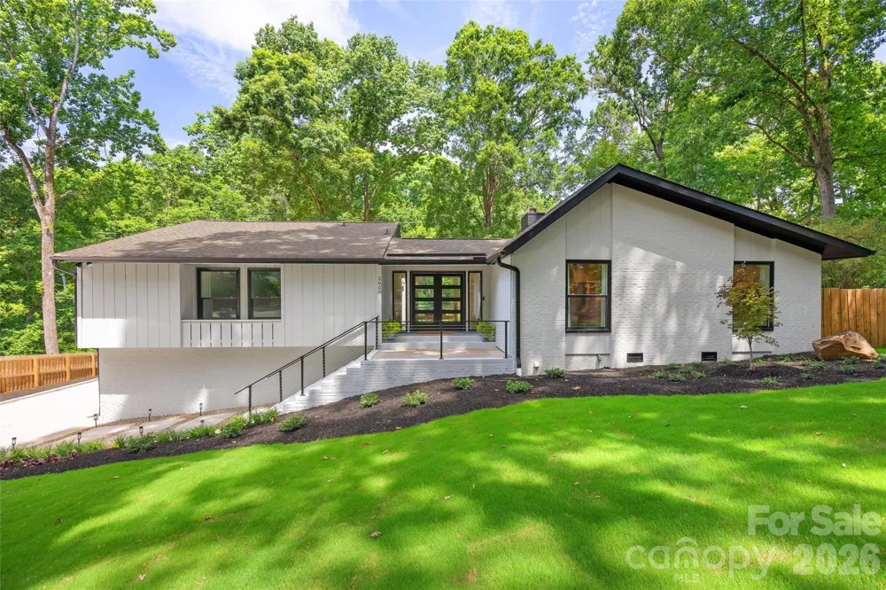 2600 Vardall Court Charlotte, NC 28226