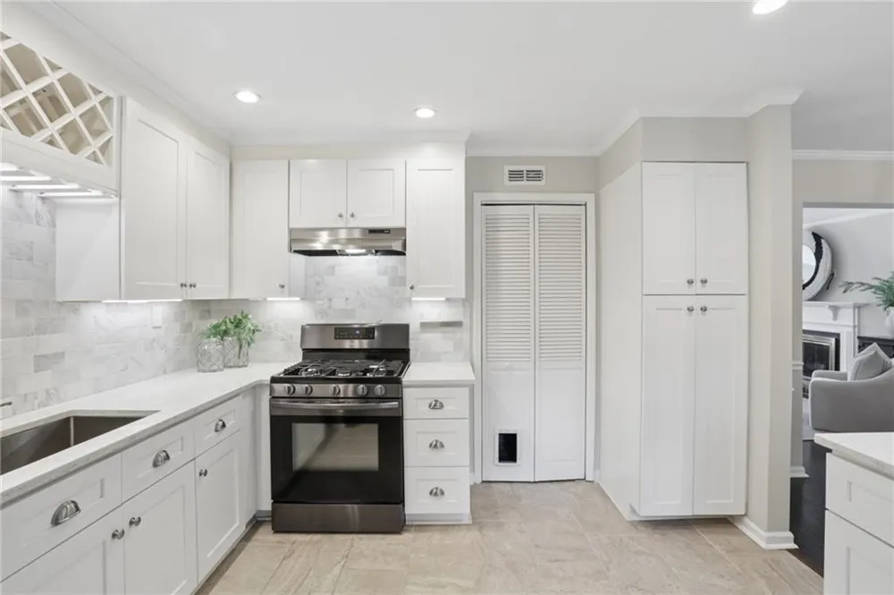 11 Scotland Place NW Atlanta, GA 30318