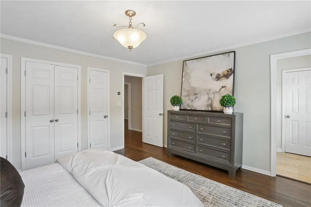 11 Scotland Place NW Atlanta, GA 30318