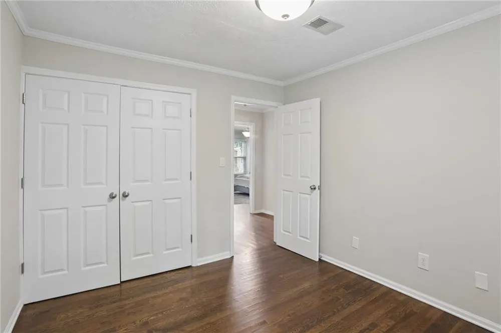 11 Scotland Place NW Atlanta, GA 30318