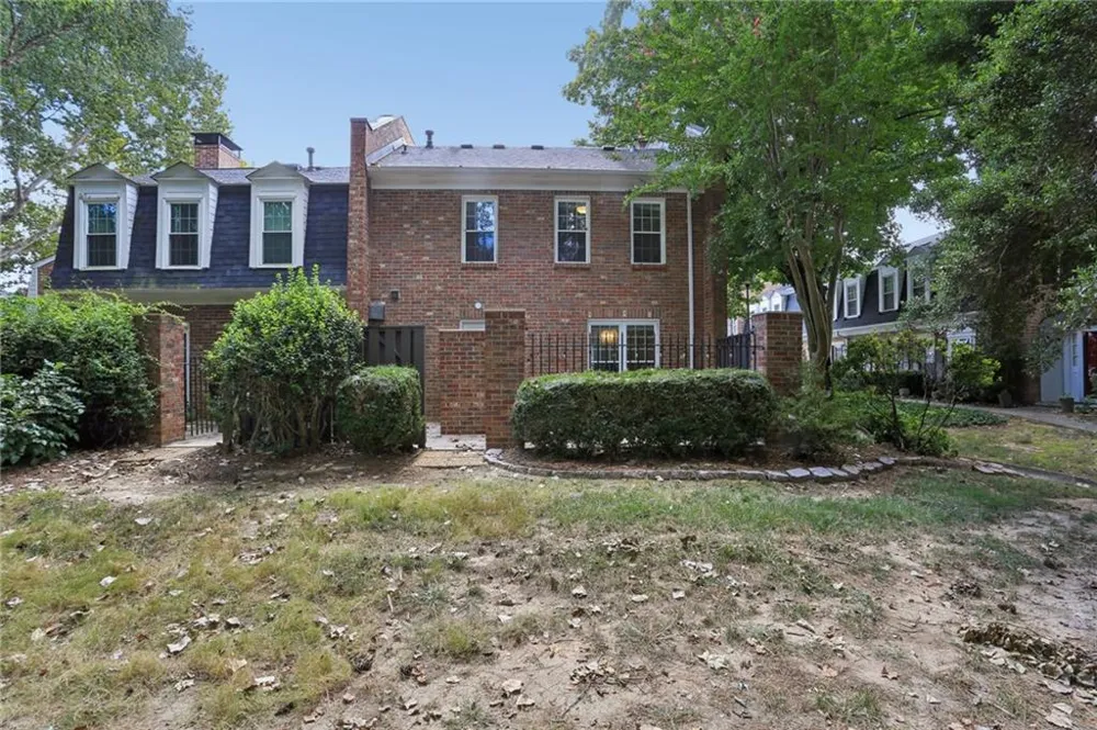 11 Scotland Place NW Atlanta, GA 30318
