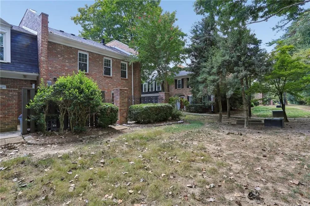 11 Scotland Place NW Atlanta, GA 30318