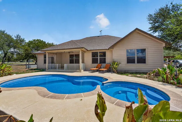 555 CIMARRON SQ Poteet, TX 78065