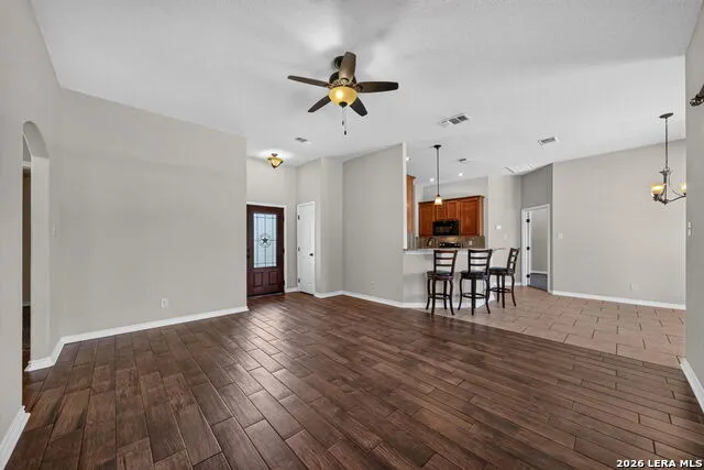 555 CIMARRON SQ Poteet, TX 78065