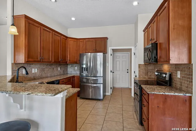 555 CIMARRON SQ Poteet, TX 78065
