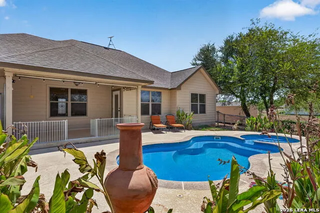 555 CIMARRON SQ Poteet, TX 78065