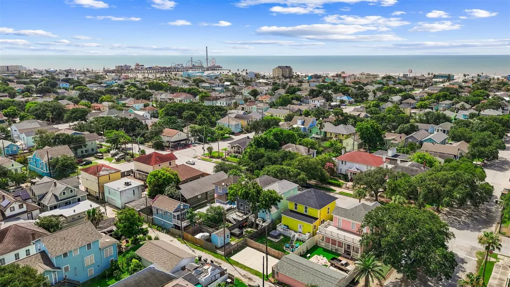 3124 Bernardo De Galvez Avenue Galveston, TX 77550