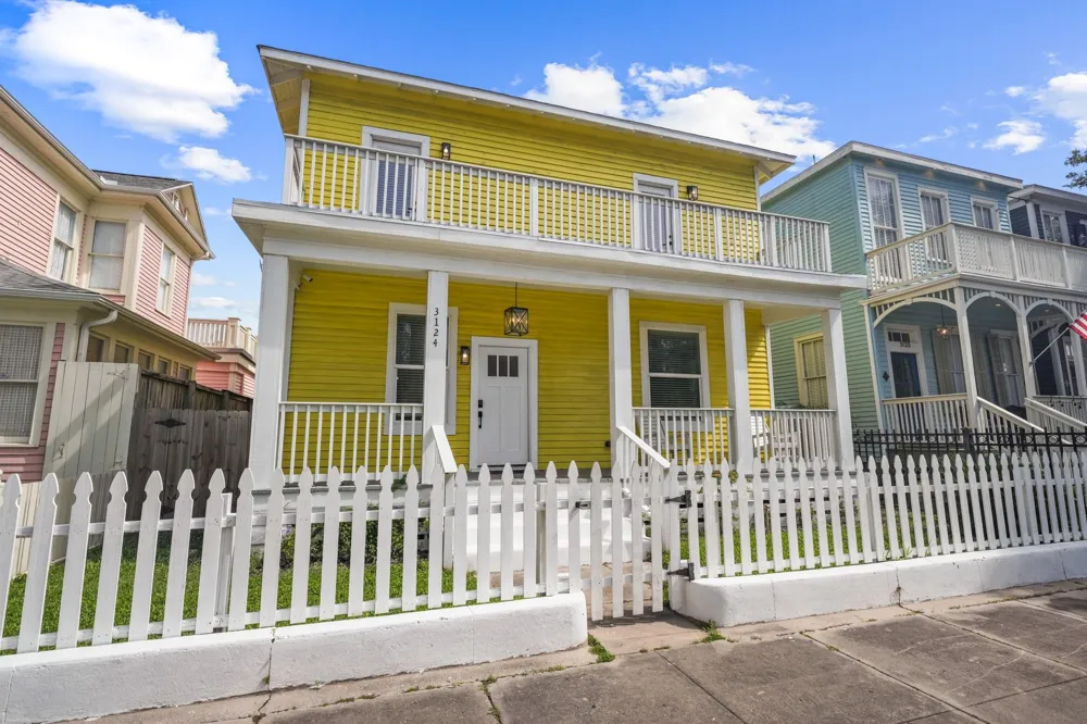 3124 Bernardo De Galvez Avenue Galveston, TX 77550