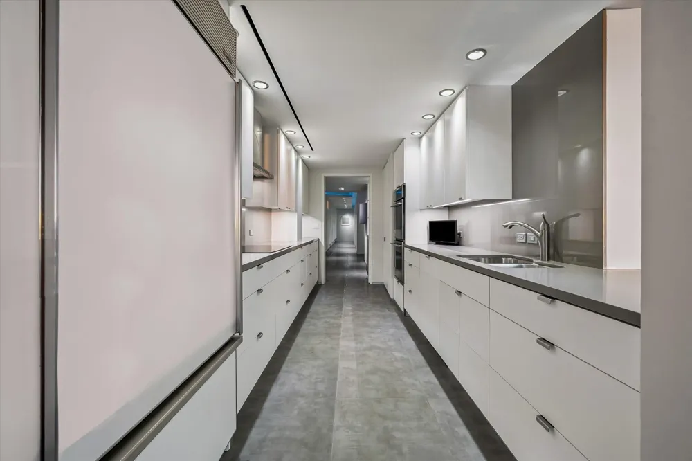 15 Greenway Plaza #29B Houston, TX 77046