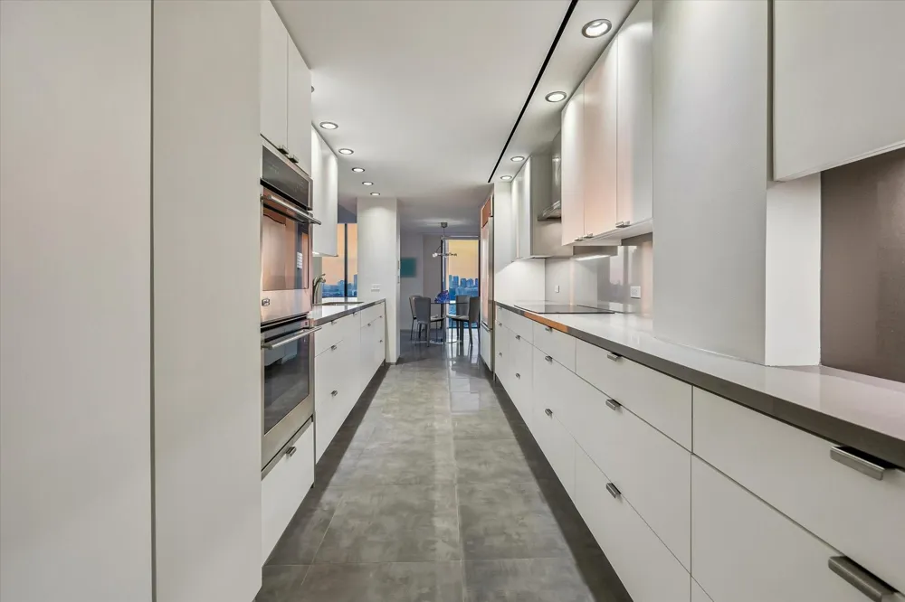 15 Greenway Plaza #29B Houston, TX 77046