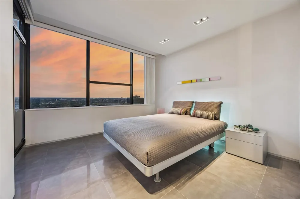 15 Greenway Plaza #29B Houston, TX 77046