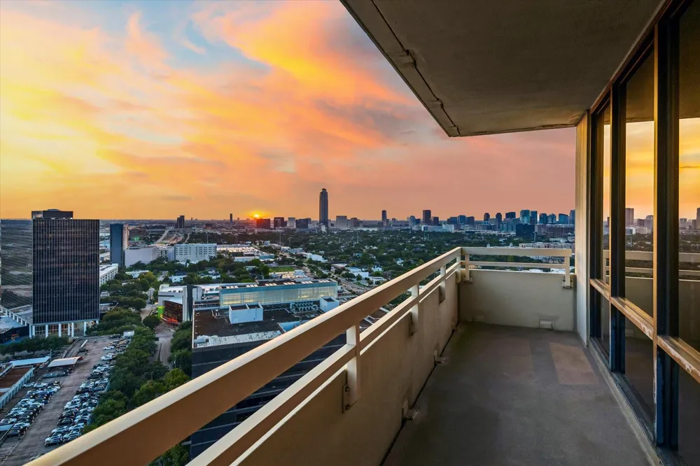 15 Greenway Plaza #29B Houston, TX 77046