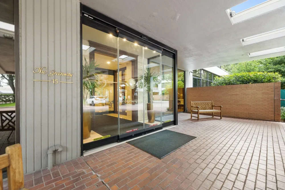 15 Greenway Plaza #29B Houston, TX 77046
