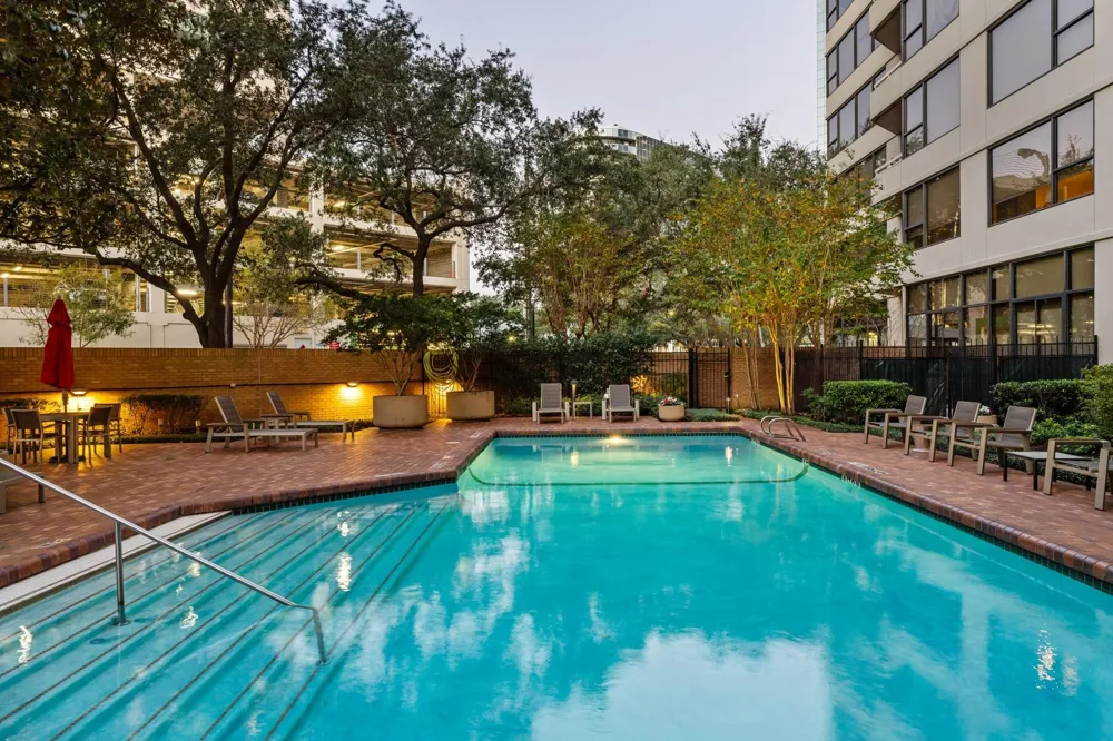 15 Greenway Plaza #29B Houston, TX 77046