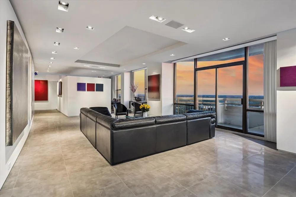 15 Greenway Plaza #29B Houston, TX 77046