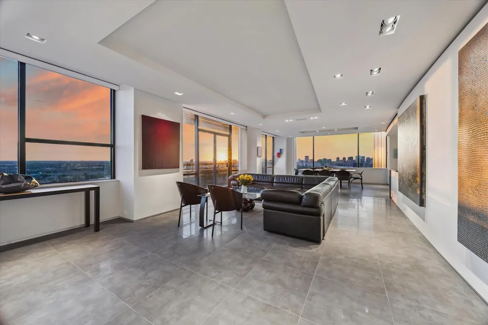 15 Greenway Plaza #29B Houston, TX 77046