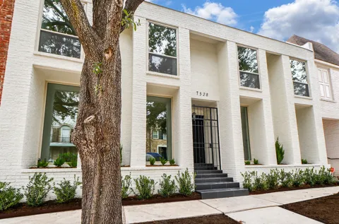 7528 Chevy Chase Drive