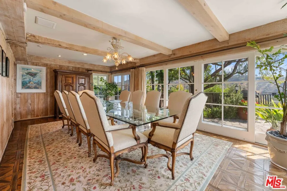 1250 Shadow Hill Way Beverly Hills, CA 90210