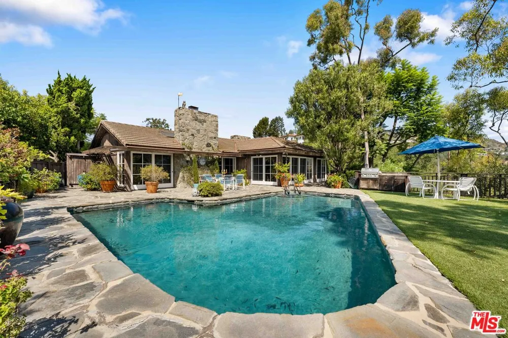 1250 Shadow Hill Way Beverly Hills, CA 90210