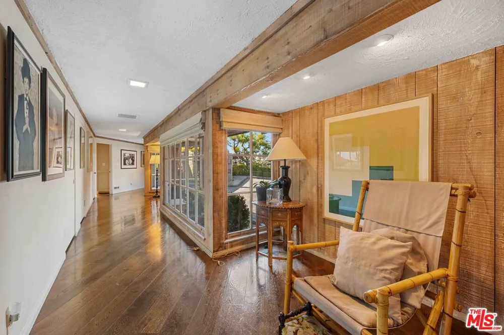 1250 Shadow Hill Way Beverly Hills, CA 90210
