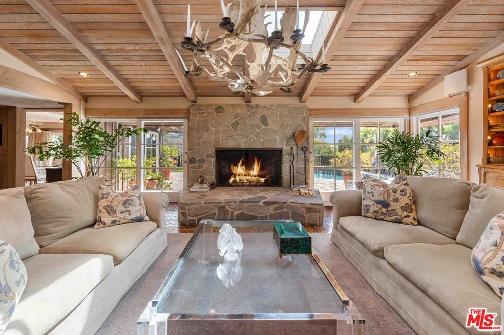 1250 Shadow Hill Way Beverly Hills, CA 90210