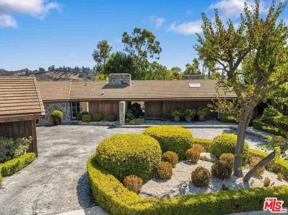 1250 Shadow Hill Way Beverly Hills, CA 90210