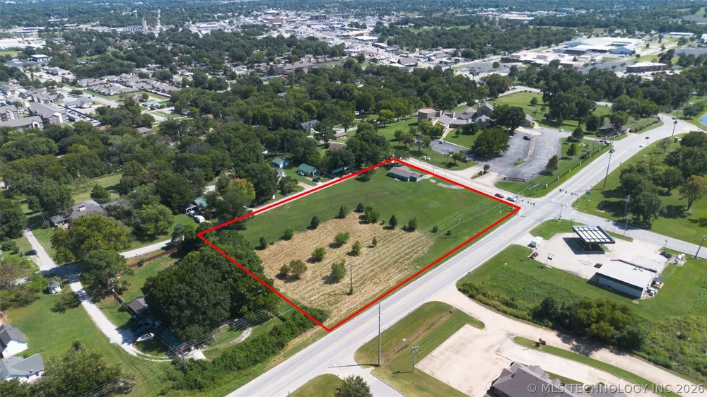 1800 W Blue Starr Drive Claremore, OK 74017