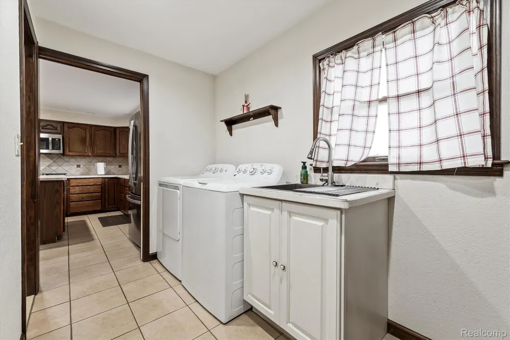 3553 State Road New Haven Township, MI 48867