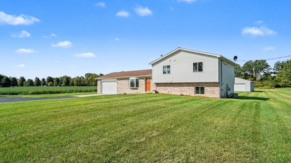 13212 Platt Road York Charter Township, MI 48160